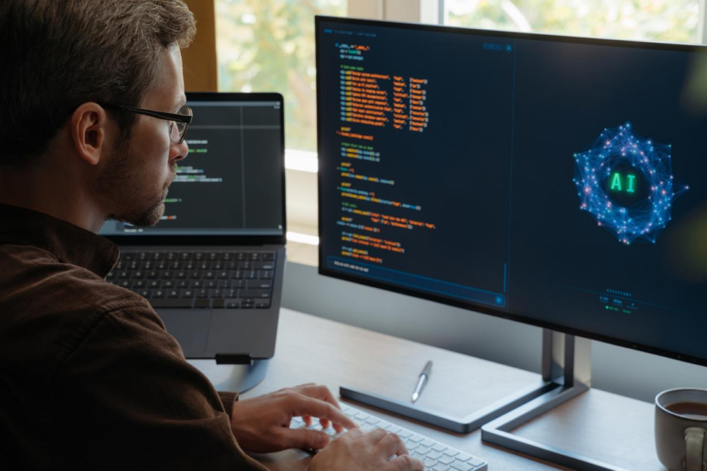 AI zaczyna programować razem z człowiekiem. Jak zmienia się świat programowania? image